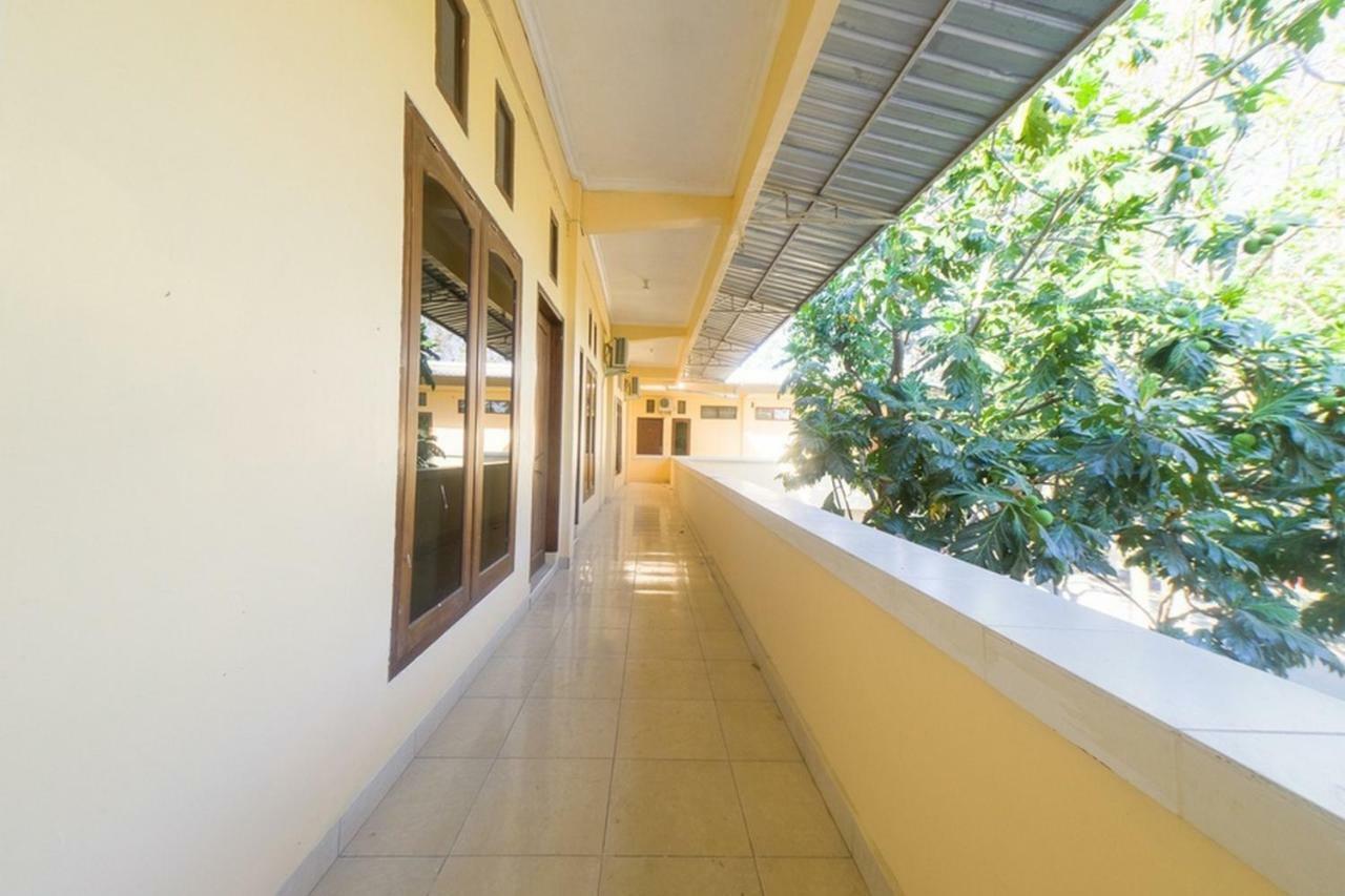 Reddoorz Near Nusa Cendana University Kupang  Exteriör bild