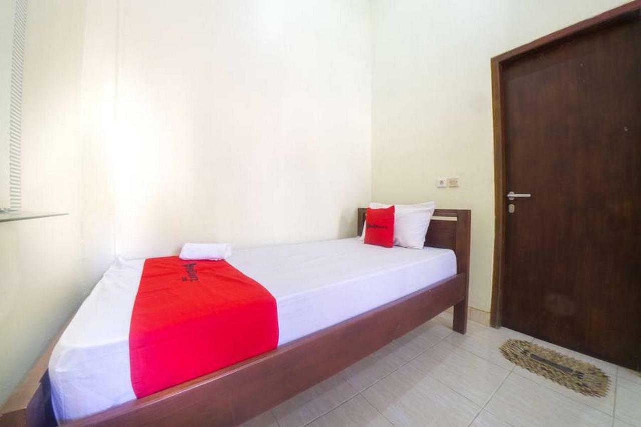 Reddoorz Near Nusa Cendana University Kupang  Exteriör bild